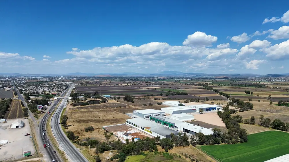 Vista aérea de Kyo Palmas Industrial Hub junto a la Carretera 57